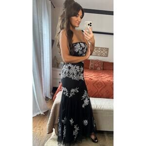 2004 Cache Black Hand Beaded Strapless Formal, Prom Party Gown Size Small